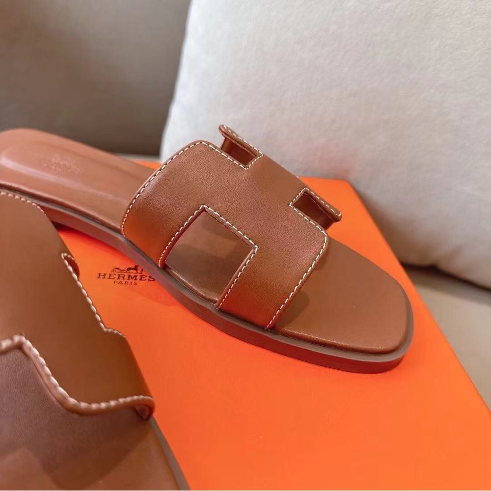 Hermes Iconic Oran Brown Slide Sandals - Picture 4 of 6